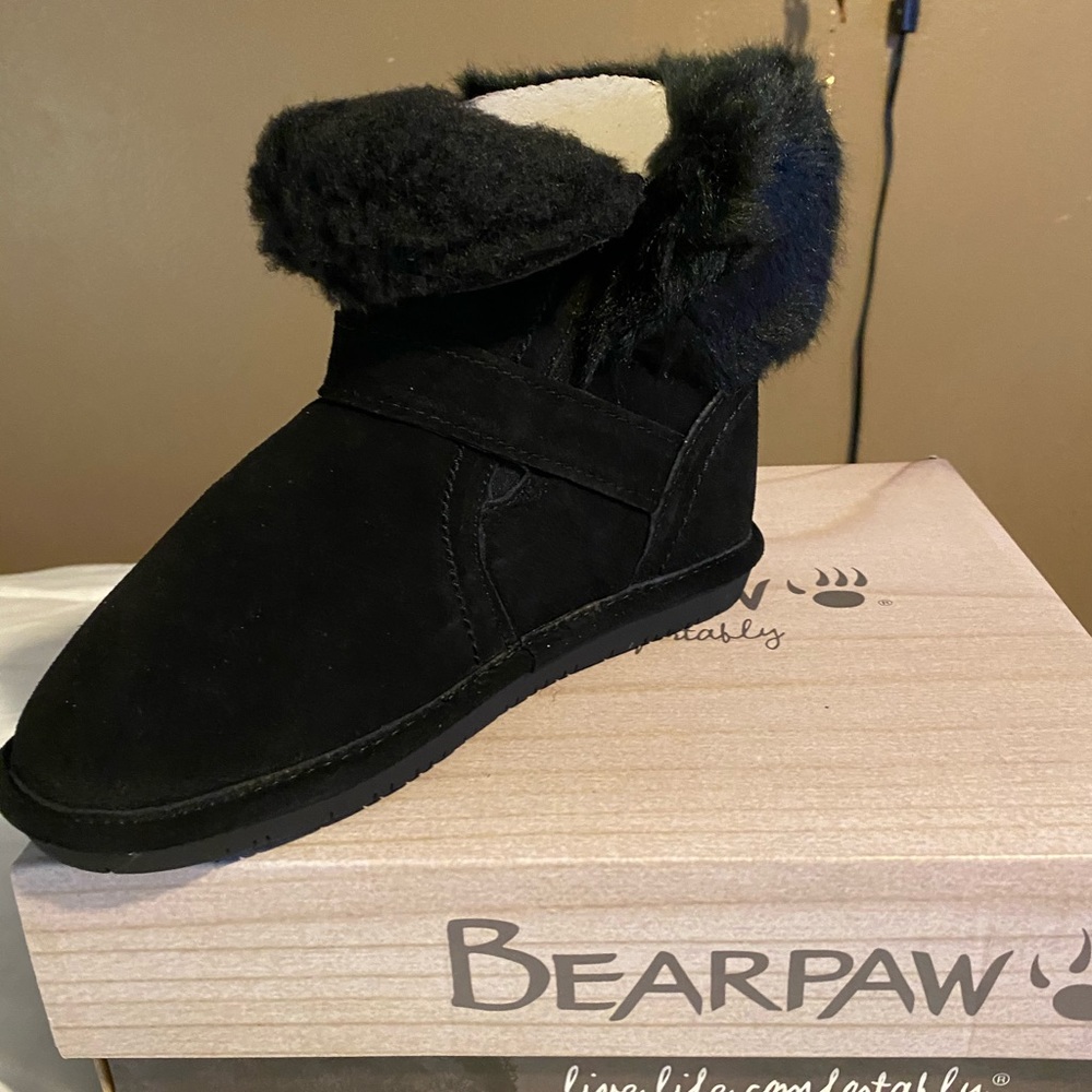 Boots - Picture 3 of 5